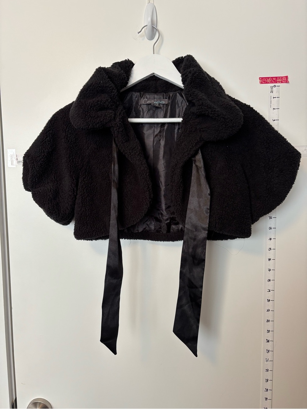 Black Faux Fur Fleece Capelet Jacket with Satin Bow Sz M. - Picture 2 of 6